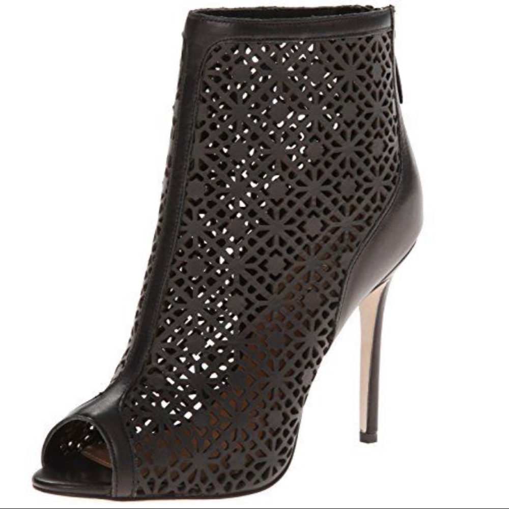 HP 🥳 Badgley Mischka die-cut smooth leather peep toe